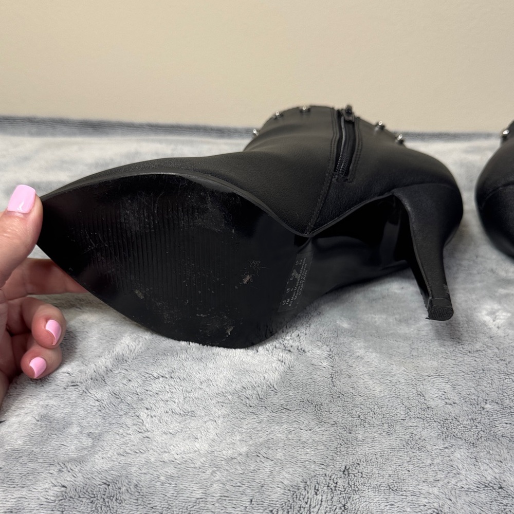 Fergalicious by Fergie “Captain” Studded Ankle Booties - Black - Size 7 - EUC - Picture 9 of 15